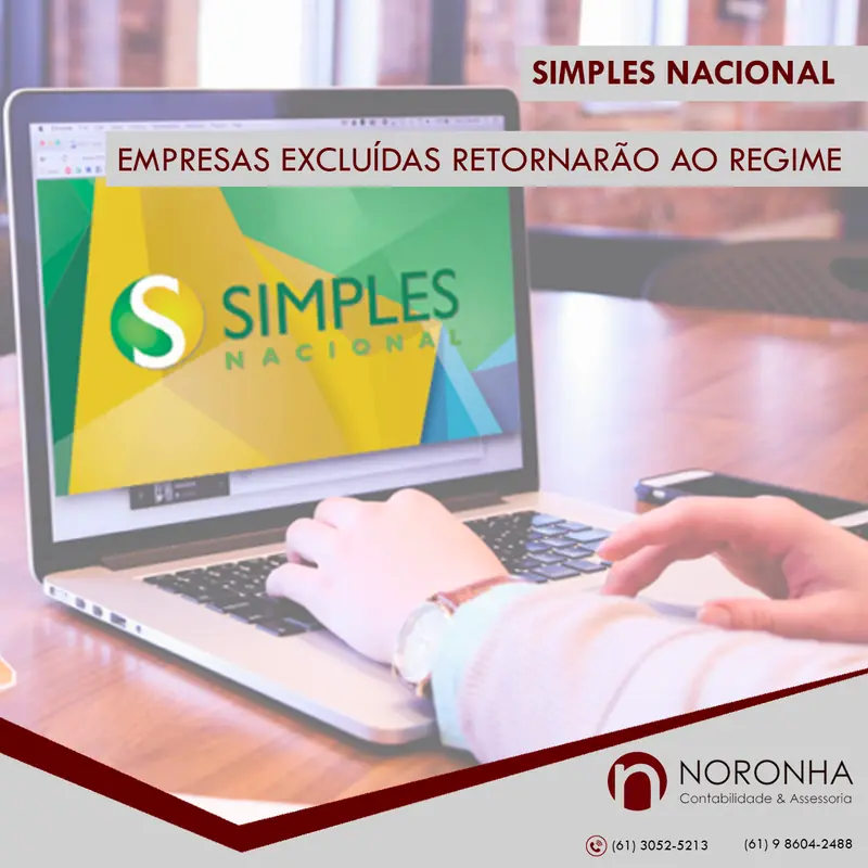 Contador analisando termo de exclusão para planejar o retorno ao Simples Nacional após exclusão